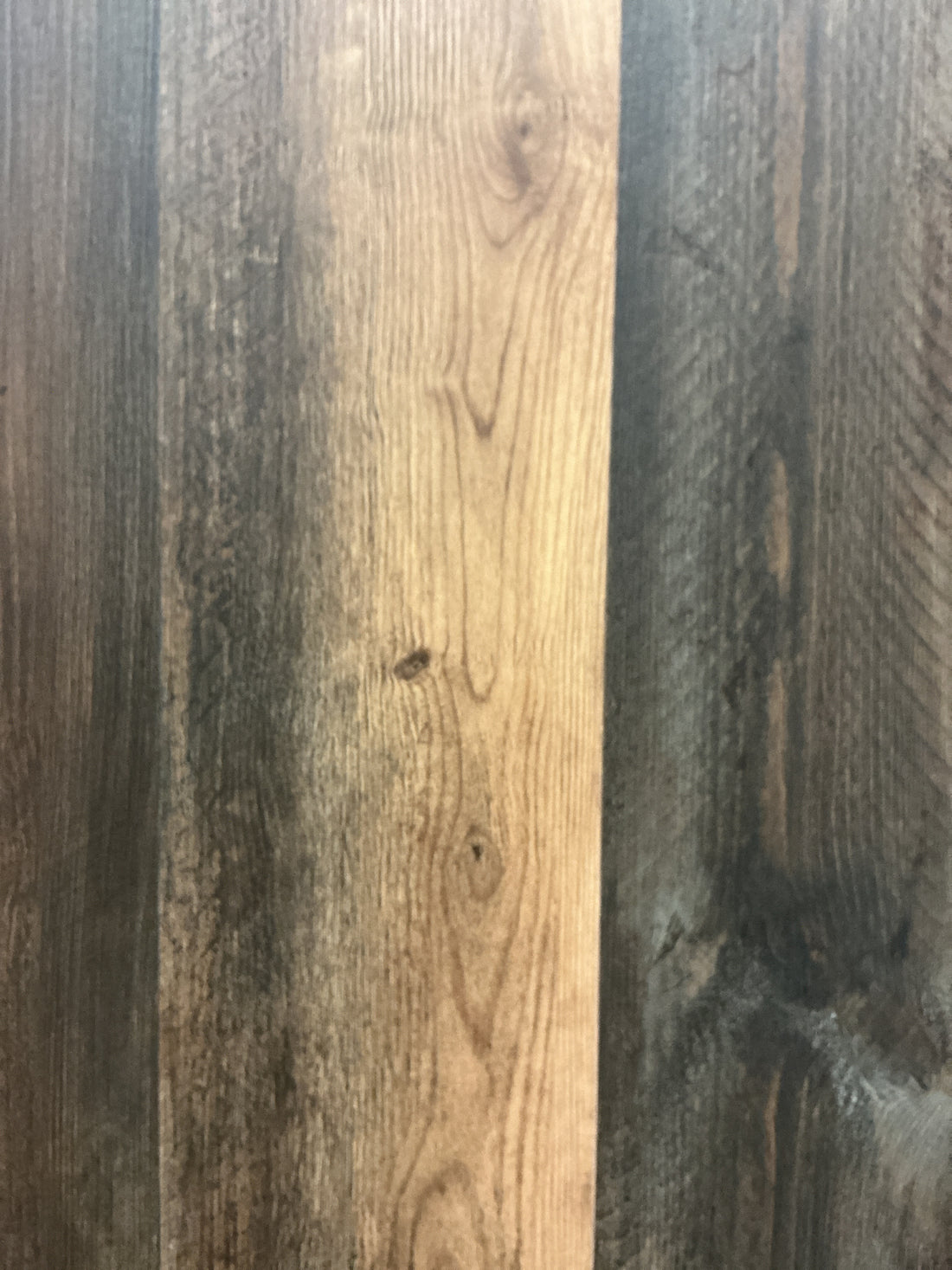Noor Plank 5.5mm – 22 Mil – Unilin Click – Deep Emboss – UV Coating. Color: Fire Oak