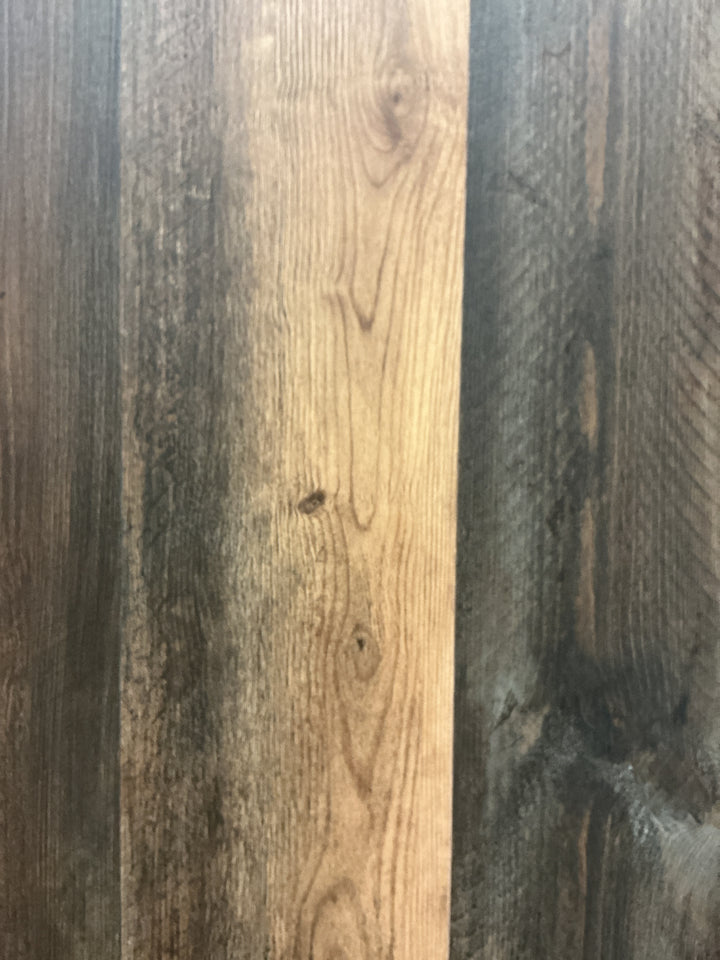 Noor Plank 5.5mm – 22 Mil – Unilin Click – Deep Emboss – UV Coating. Color: Fire Oak