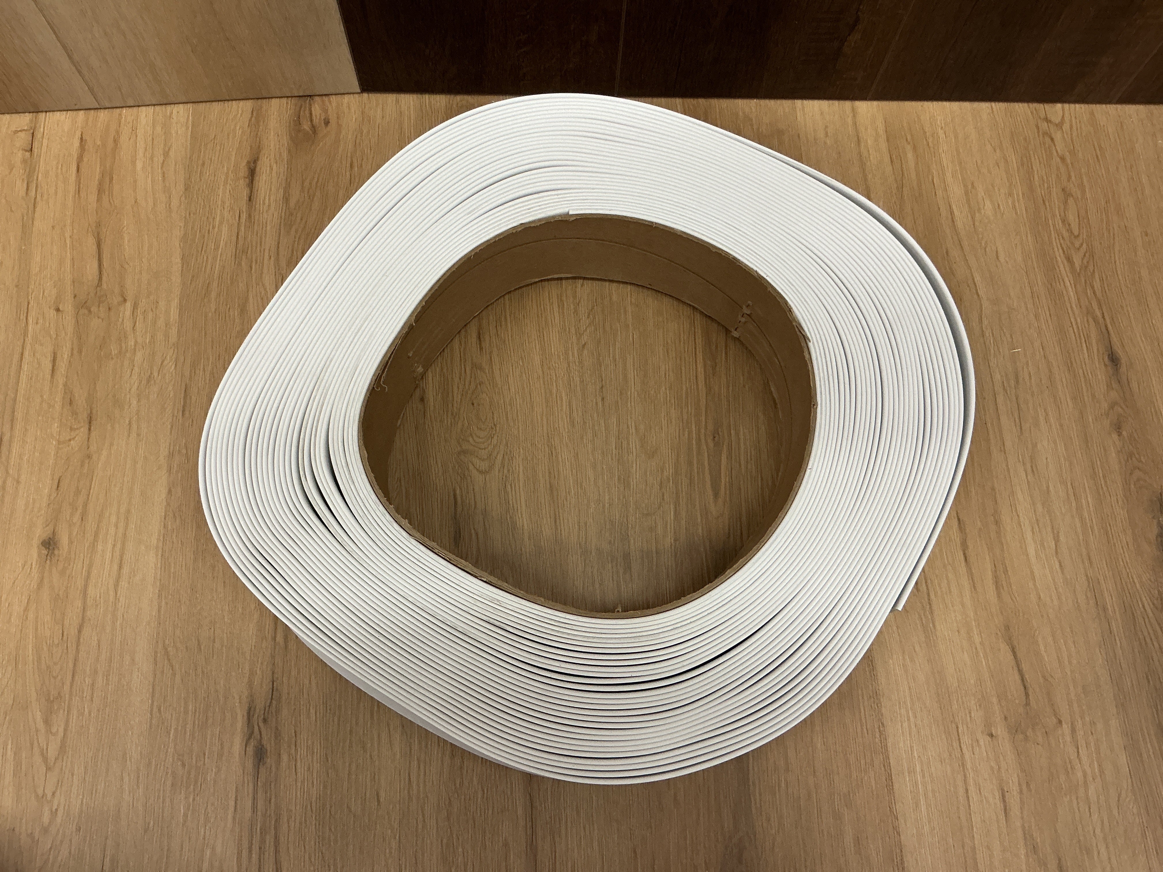 ROPPE Corporation SNOW 4 in. x 120 ft. x 0.125 in. Rubber Wall Cove Base