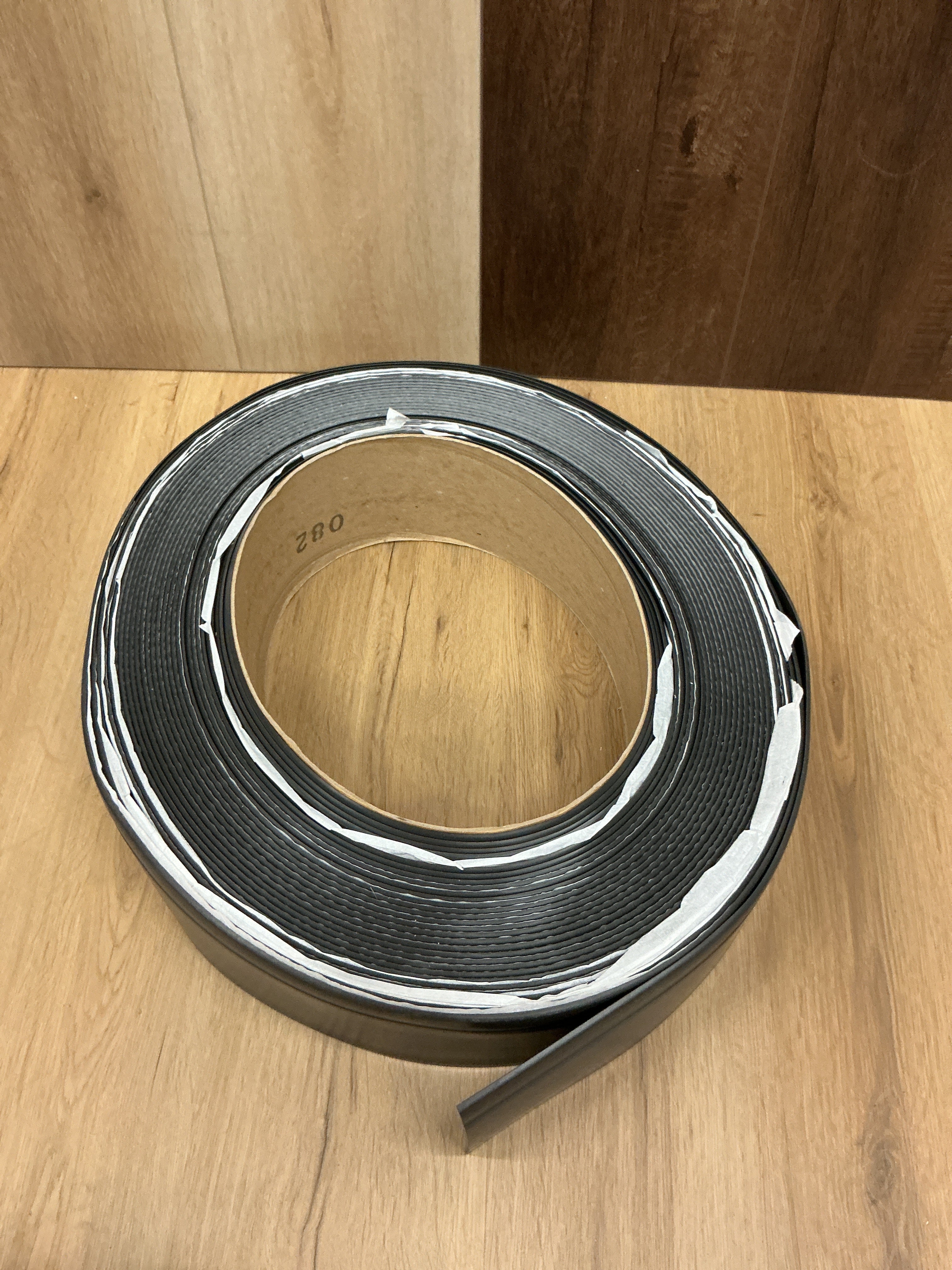 Johnsonite Perceptions - Recess Toeless 4 1⁄4” #63 Burnt umber- Wallbase 120'