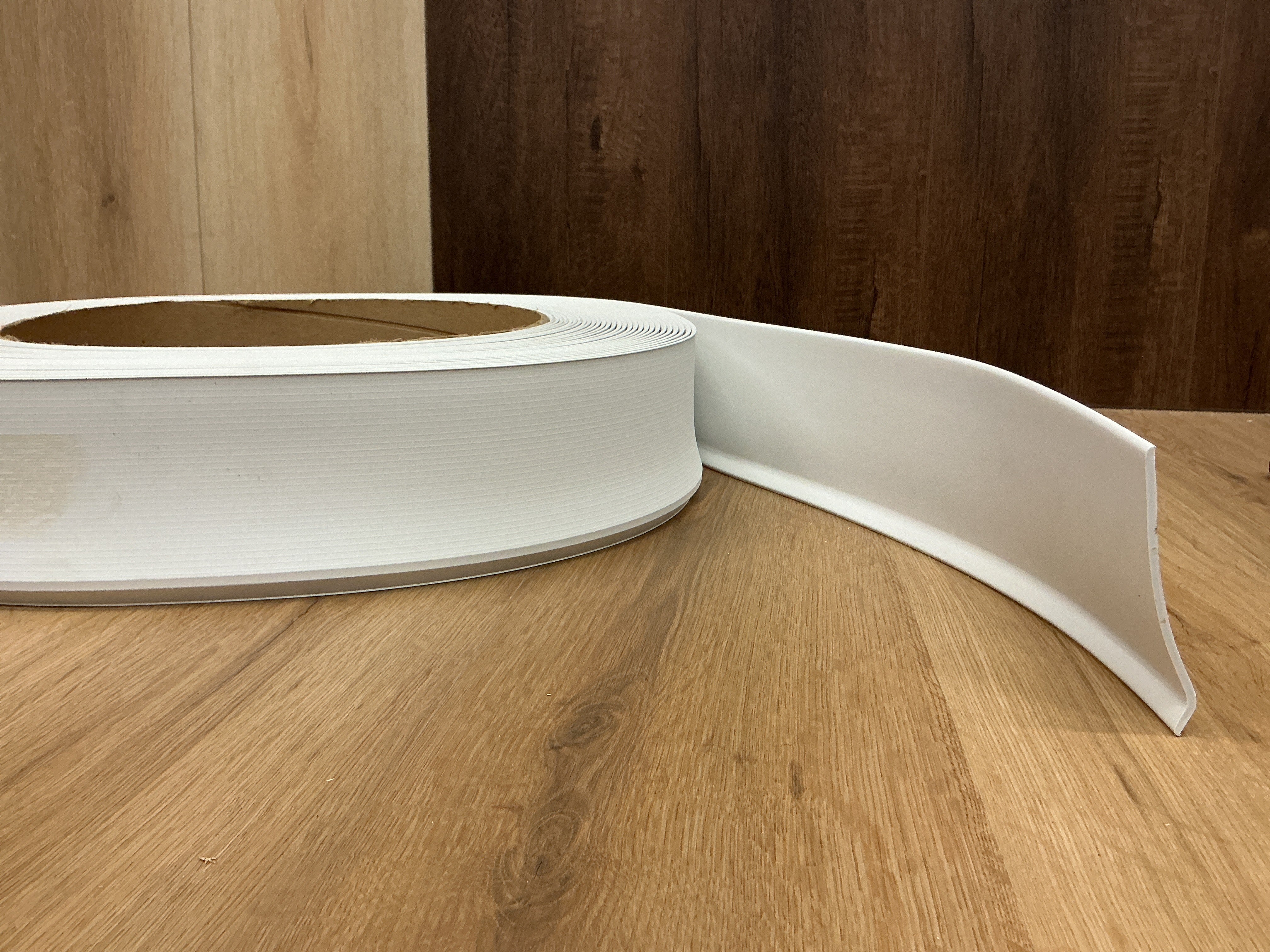 ROPPE Corporation SNOW 4 in. x 120 ft. x 0.125 in. Rubber Wall Cove Base