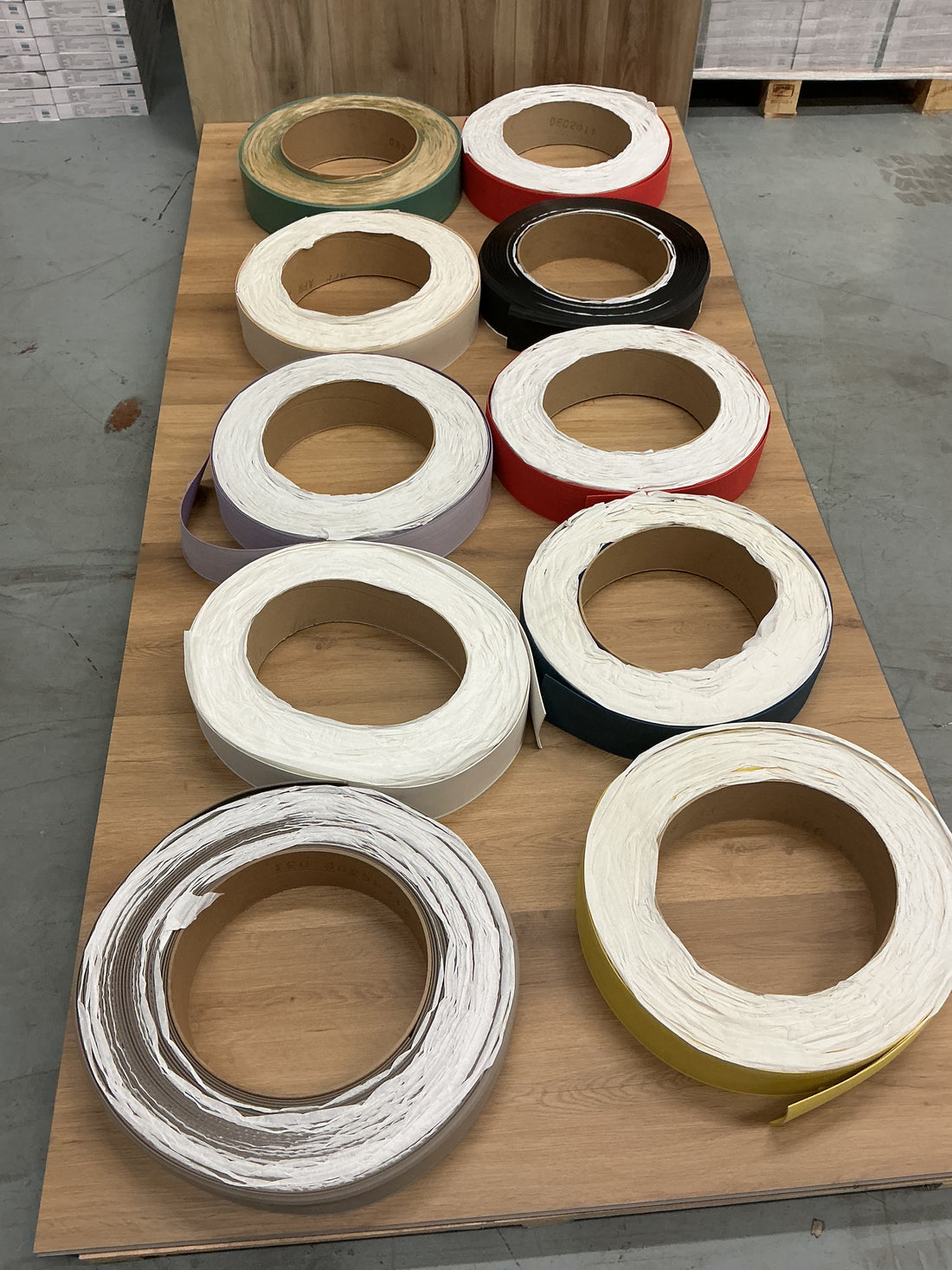 Johnsonite Rubber Perceptions Recess Toeless Wallbase 4-1/4" x 120’ x 3/8” MIXED COLORS