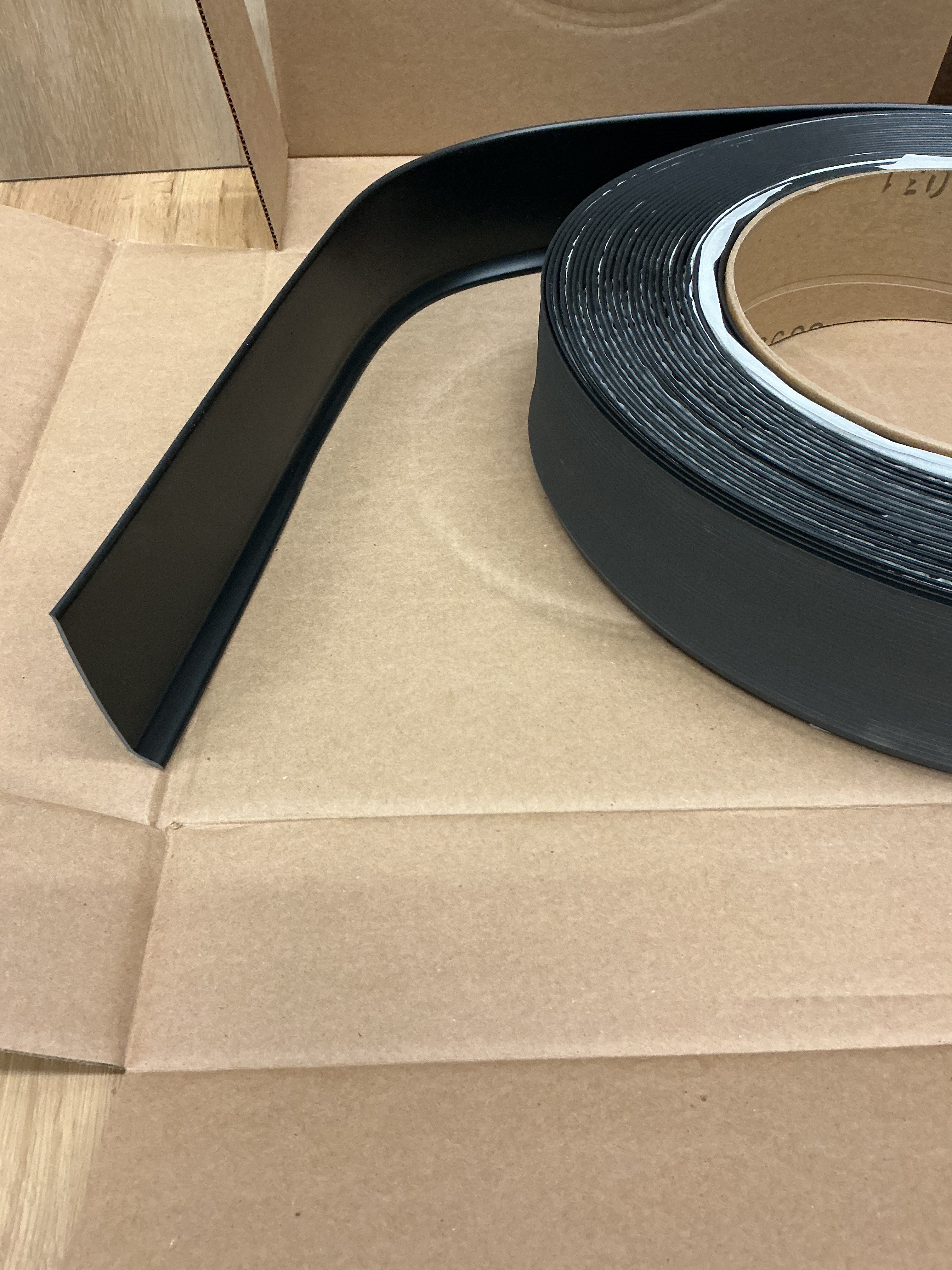 Johnsonite Traditional Vinyl 1/8" (Type TV) - 4" #40 Black - Wallbase 120'