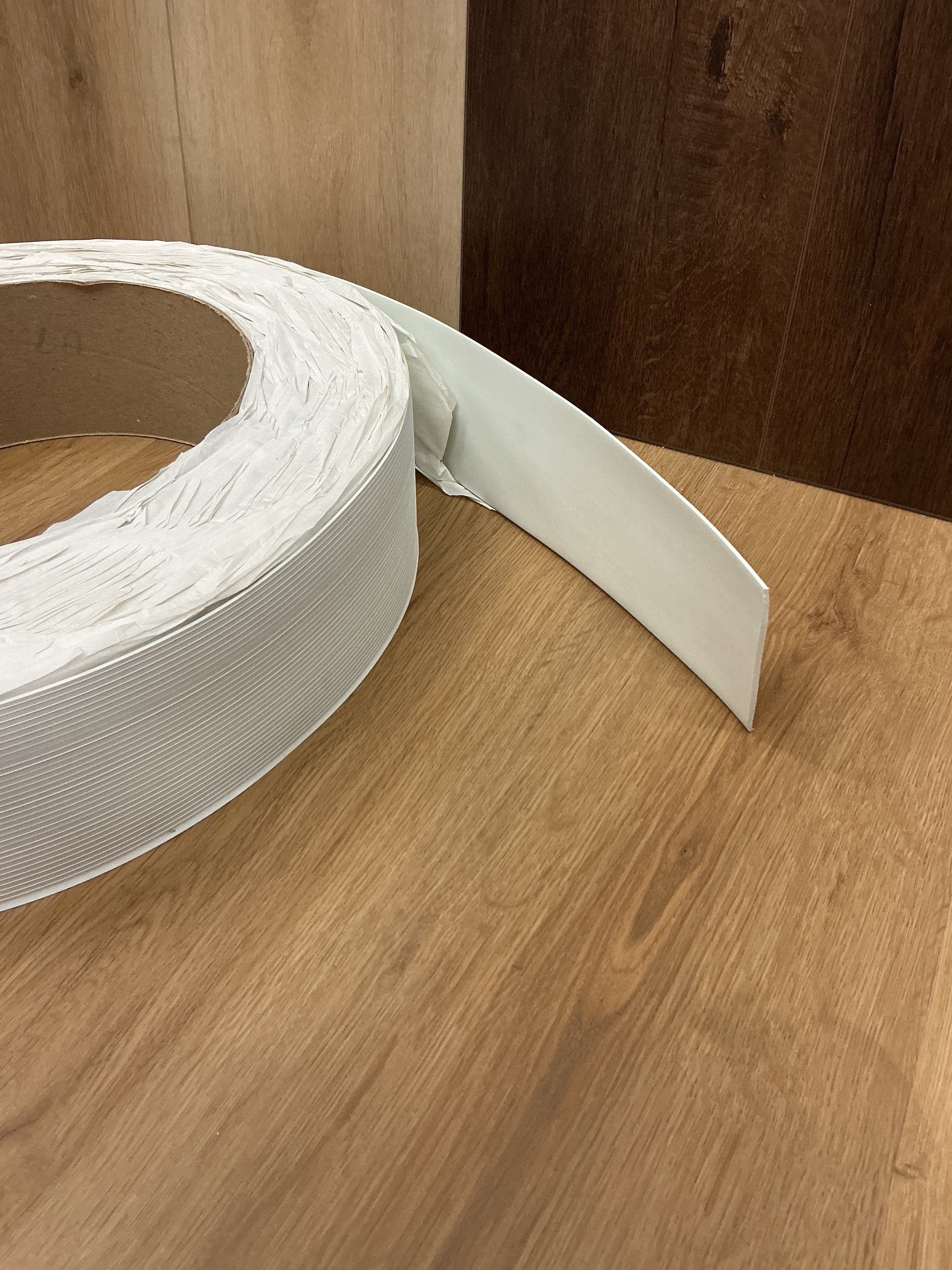 Johnsonite Rubber Wall Base Duracove Thermoplastic Rubber 1/8" (Type TP) TOELESS Duracove #50 WHITE- 1/8" (3 mm) x 4" x 120'