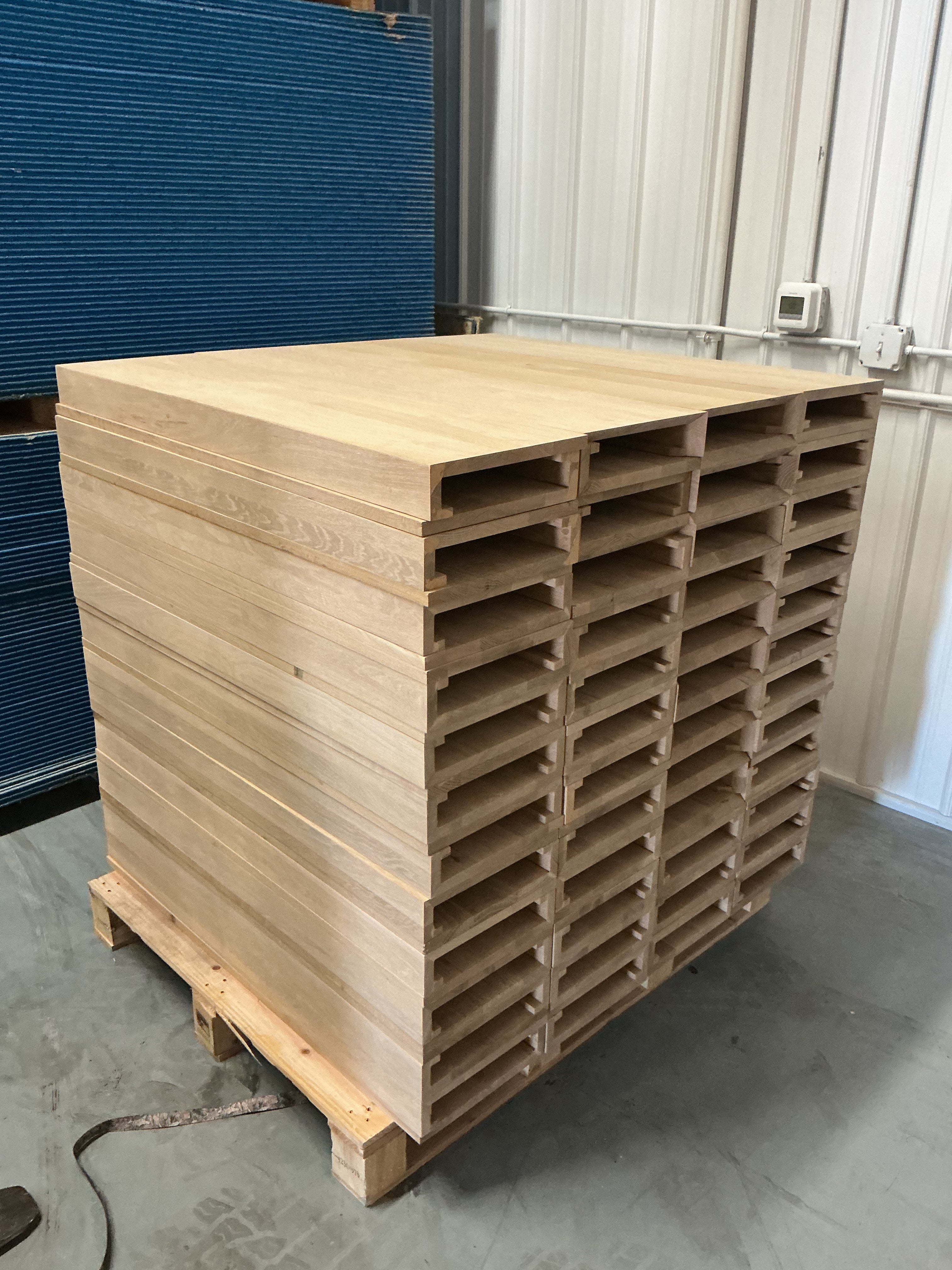 Flooring & Molding Tread & Squared Nosing