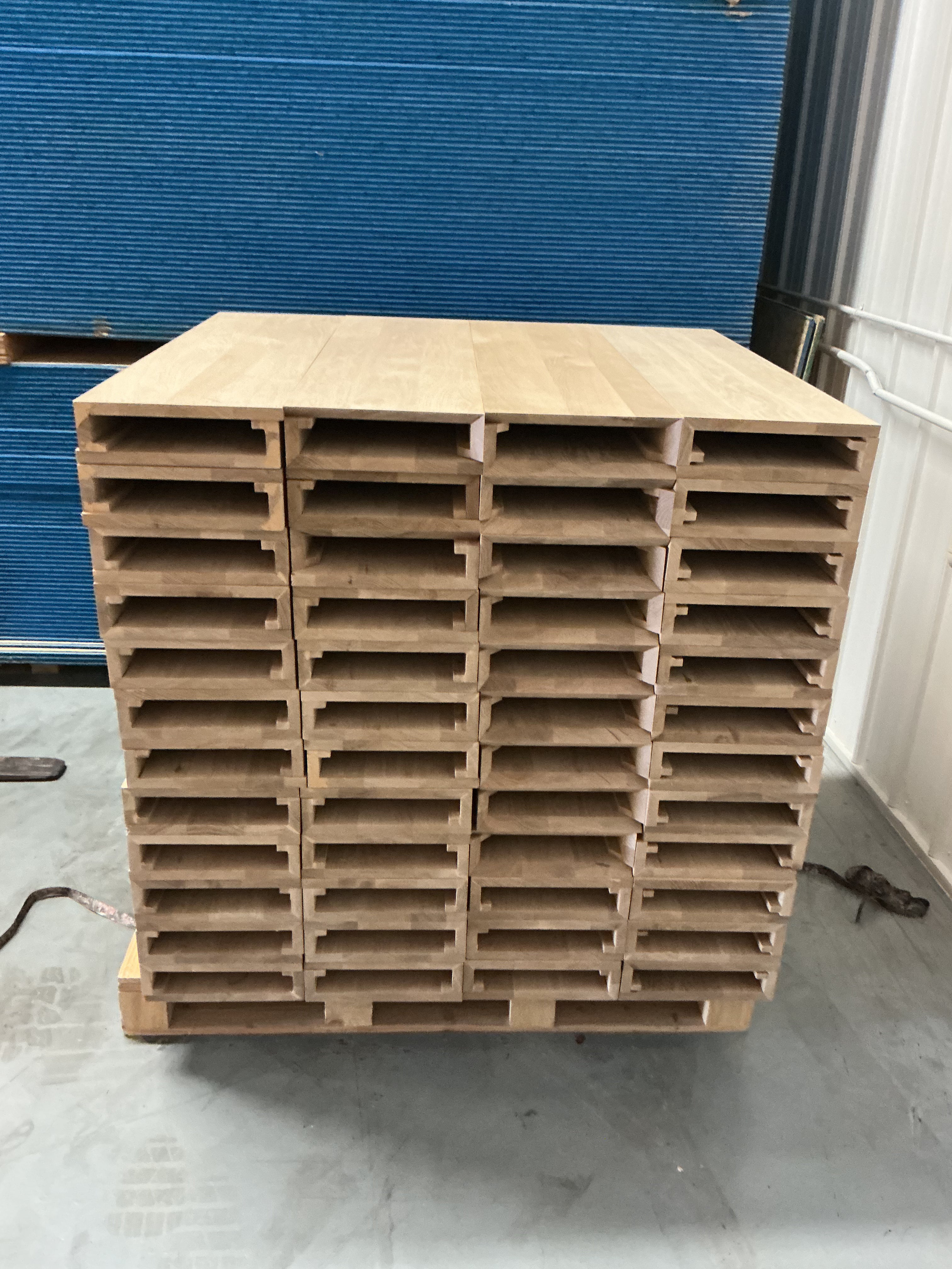 Flooring & Molding Tread & Squared Nosing