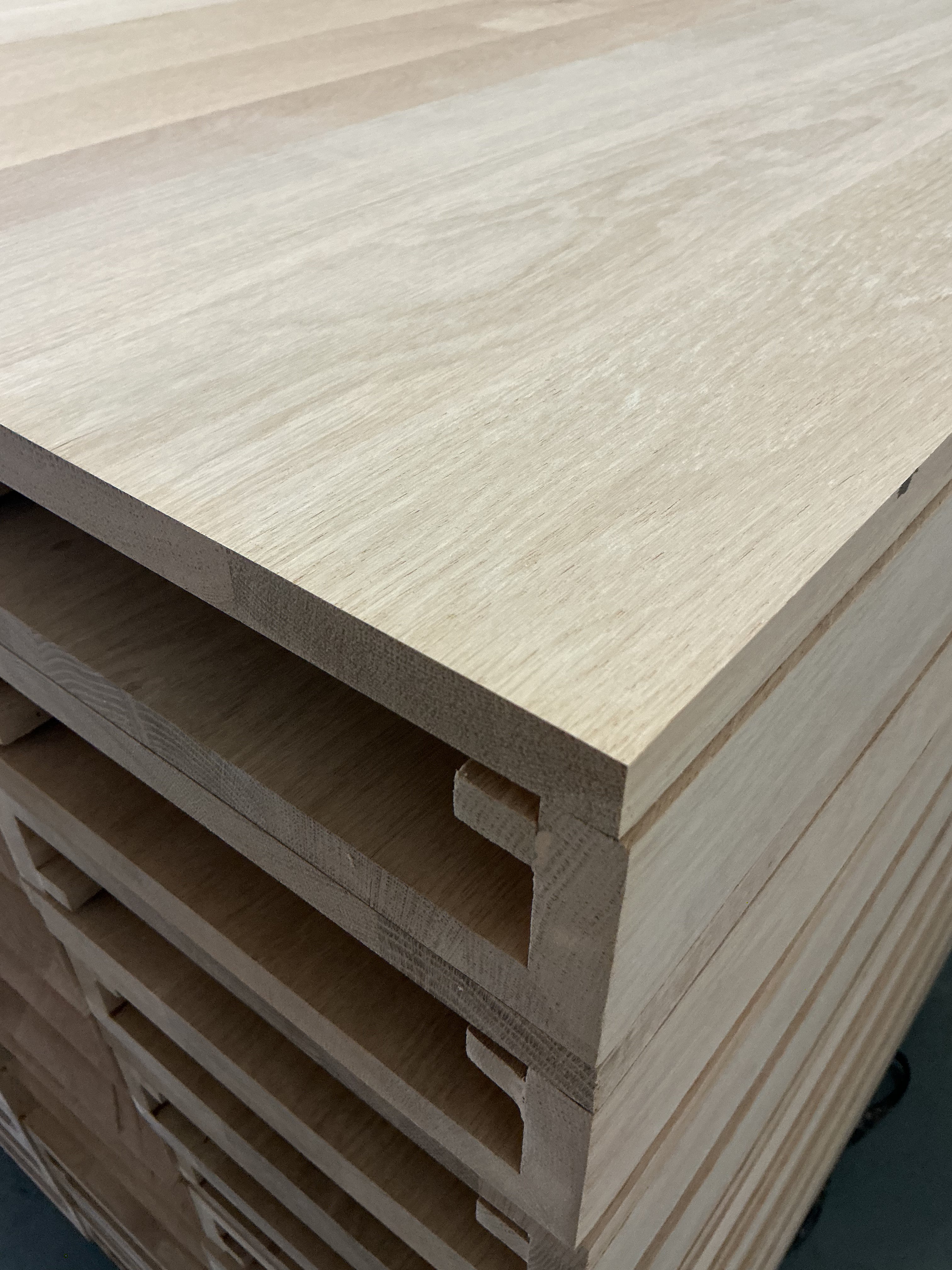 Flooring & Molding Tread & Squared Nosing