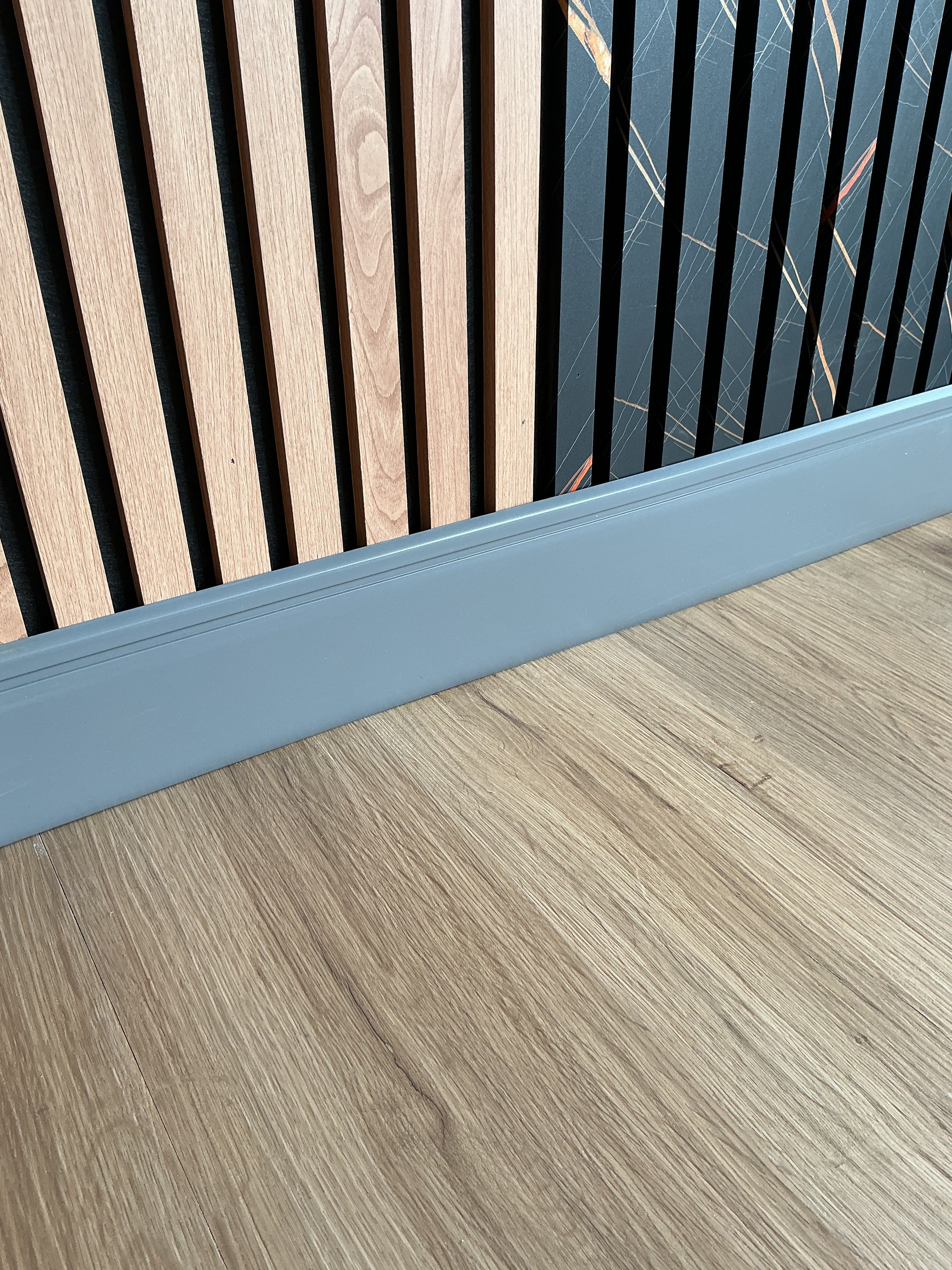 Tarkett / Johnsonite Millwork Reveal 4-1/4" 48 Grey 4.25" x 8' by 1/4" (64 LF/box)