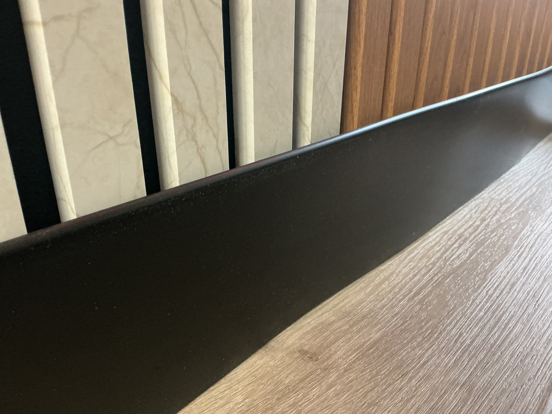 Johnsonite Traditional Vinyl 1/8" (Type TV) - 4" #40 Black - Wallbase 120'