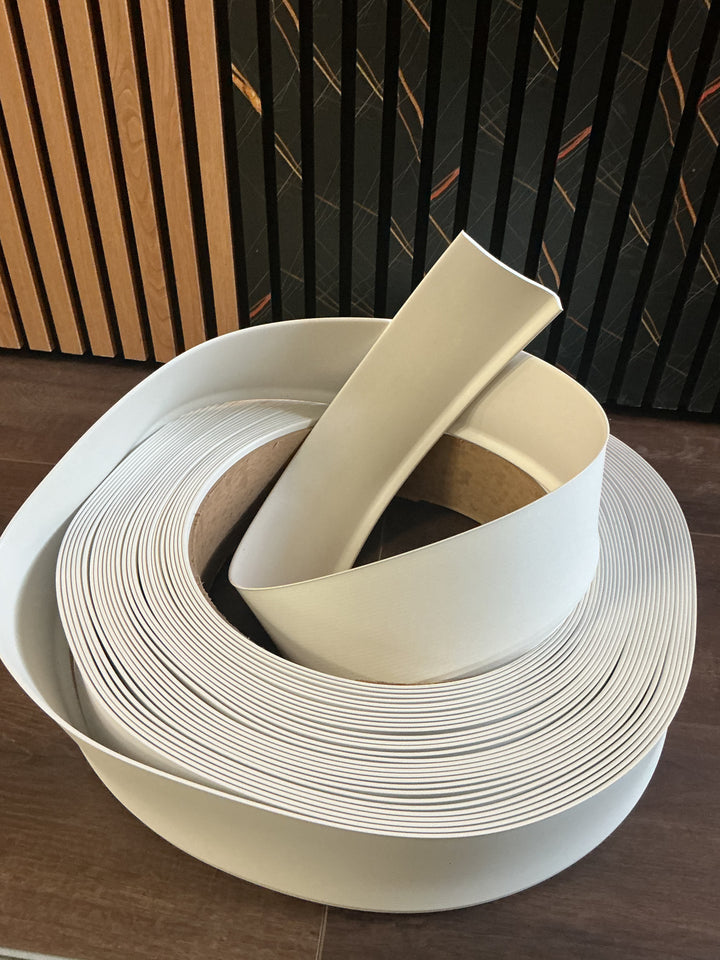 ROPPE Corporation SNOW 4 in. x 120 ft. x 0.125 in. Rubber Wall Cove Base